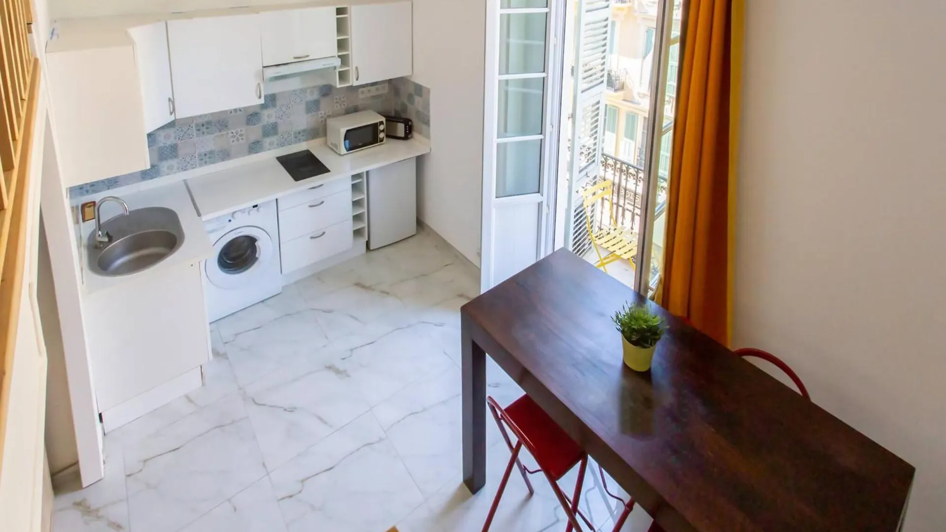 Apartamento Gioa- Studio Avec Balcon, Place Garibaldi -Paillon Niza